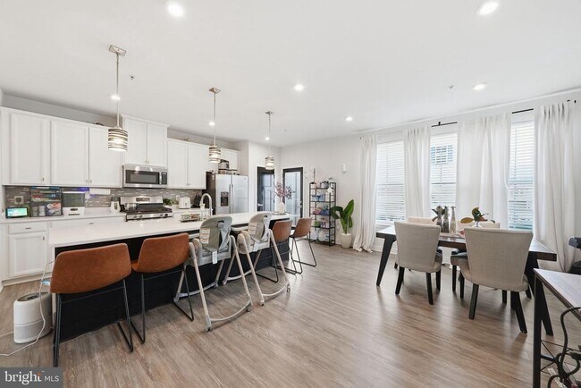 Photo - 10993 Oswestry St