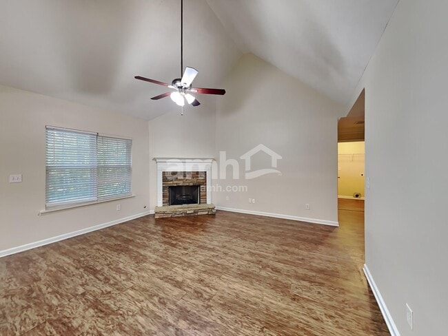 Photo - 3740 Scotland Ln SW