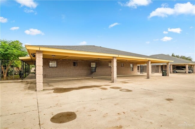 Building Photo - 14 Inspiration Rd Unit 3