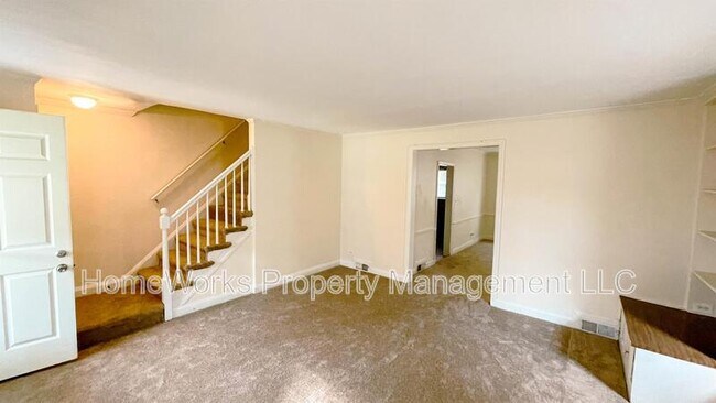 Photo - 4012 Clarks Ln