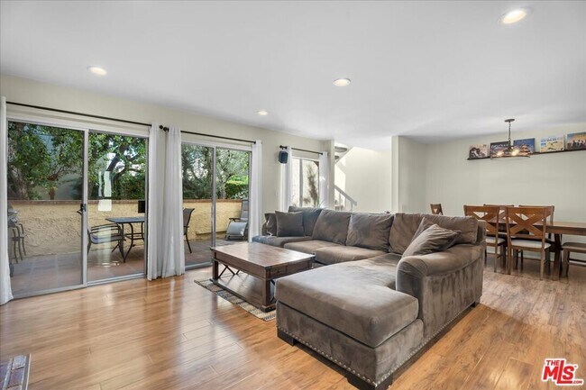 Photo - 5267 Coldwater Canyon Ave