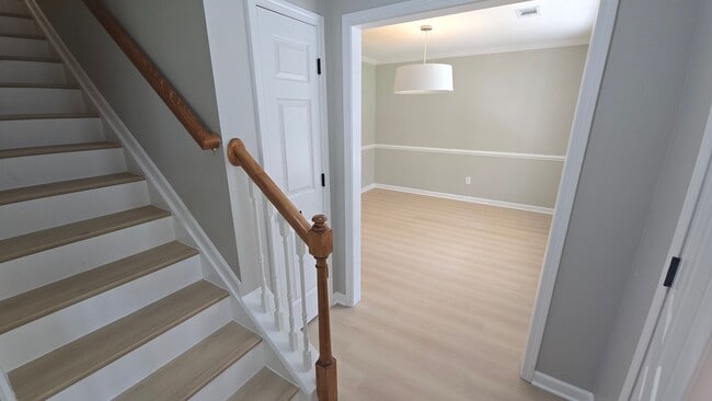 Photo - 614 Summerhill Dr