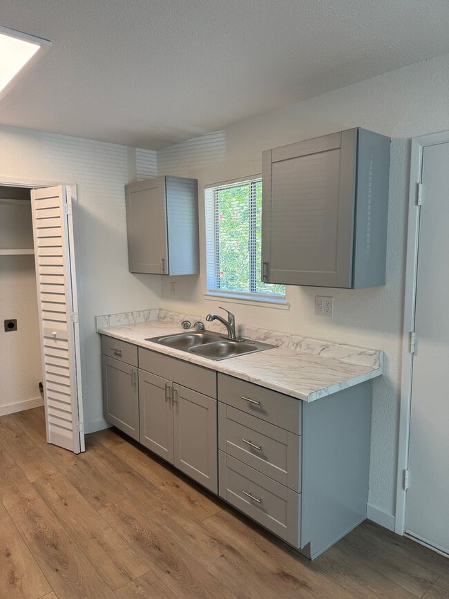 Photo - Newly renovated Cottage in Shasta Lake City!