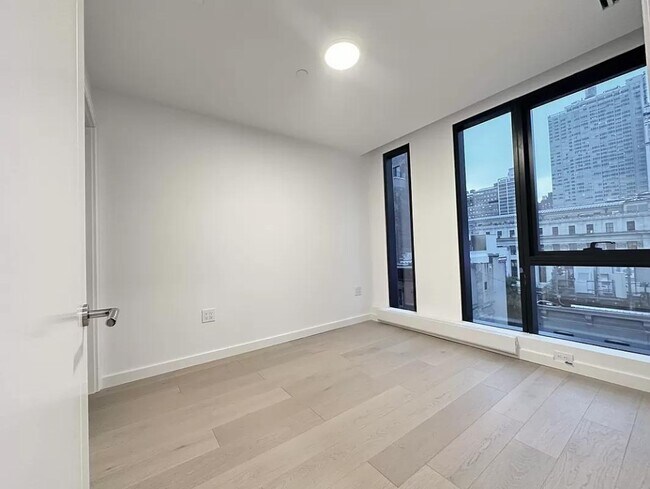 300 W 30th St Unit 7A