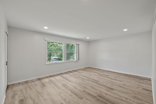 Photo - Chestnut Oaks Apartments