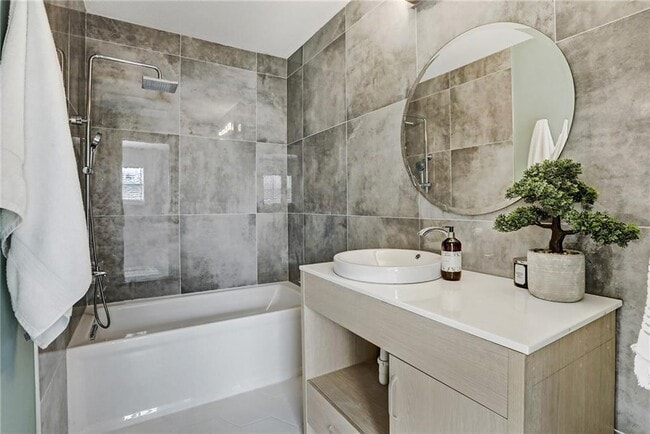 Photo - 1810 River Crossing Cir