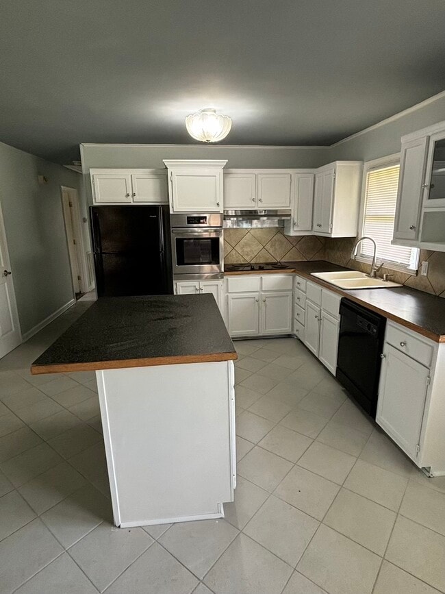 Photo - 300 Venus Dr