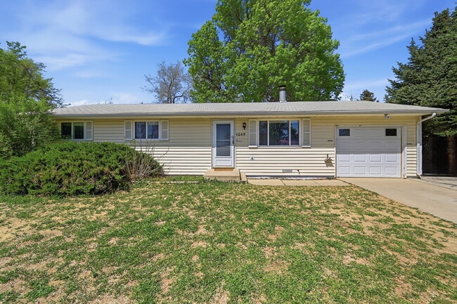 Building Photo - $2,140.95 - 3 bed/1 bath Home in Berthoud with a large backyard