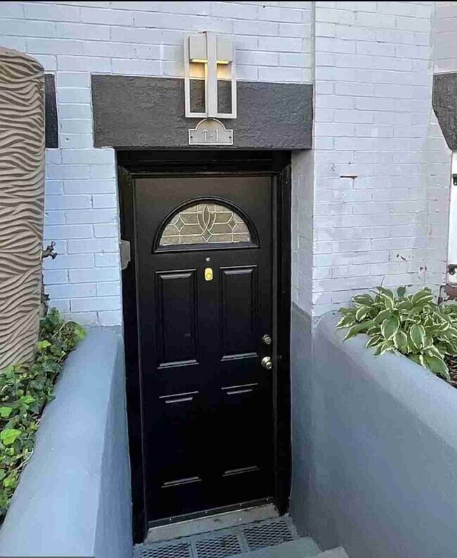 Photo - 1038 Lamont St NW Unit T1