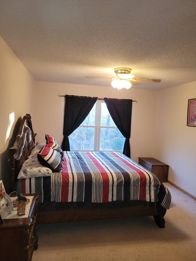 Photo - 17010 Lariat Ln