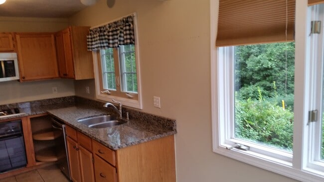 Photo - 8 Rosewood Ln
