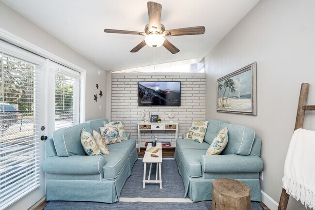 2213 Wason Rd Unit MAVE 2213 Wason Road 2 bedroom 1 bath Unit 1