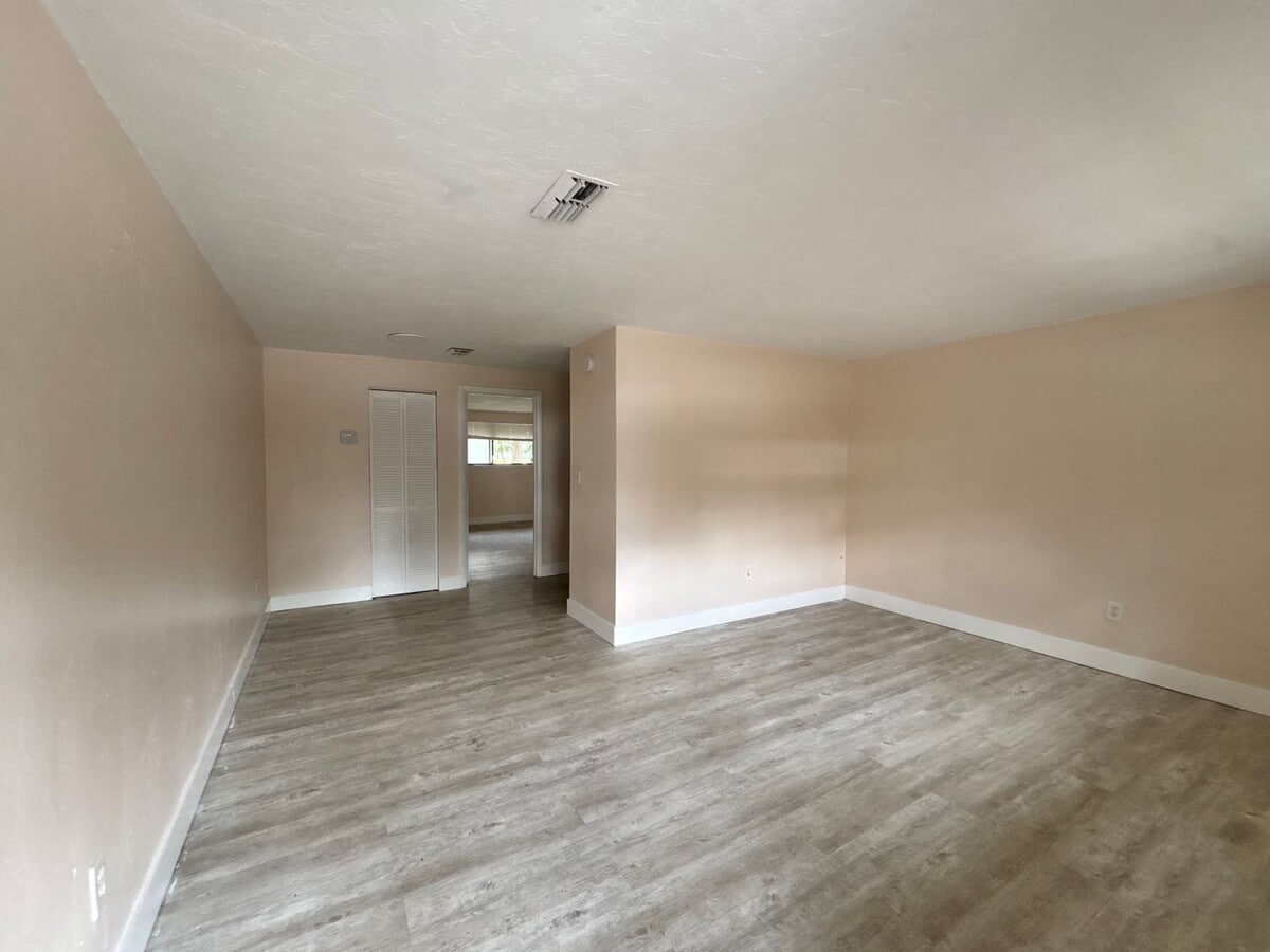 Photo - 6107 SW 11th Pl Apartamento Unidad A