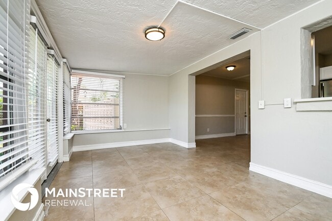 Photo - 2633 Herwald St