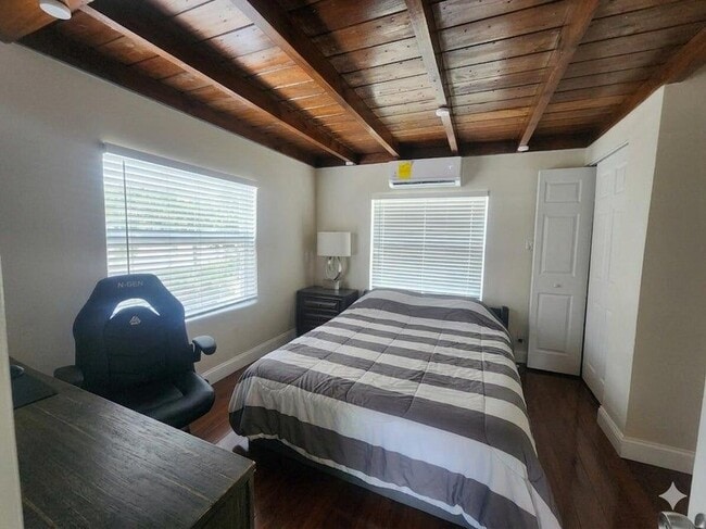Photo - 3440 SW 20th St