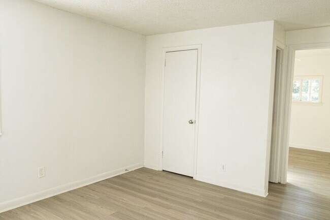 Photo - 100 James St Unit A