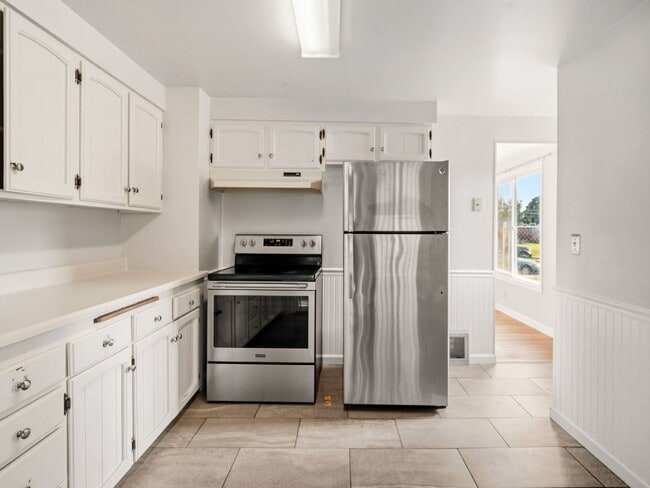 Photo - 2716 W Everett Ave