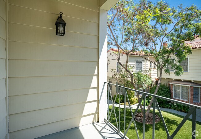 2 BR, 1.5 BA - Town House