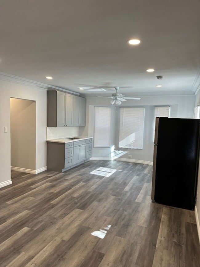 Building Photo - 6003 Klump Ave Unit House