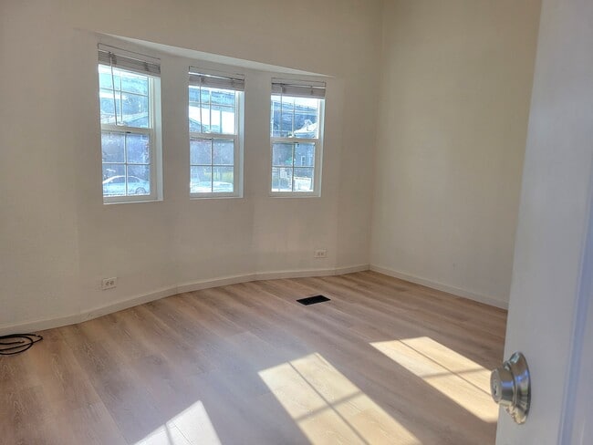 Photo - 3311 Martin Luther King Jr Way