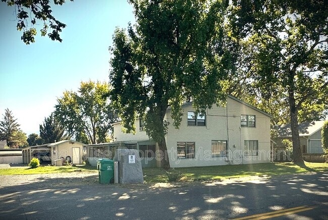 Building Photo - 1628 Leonard Rd Rental