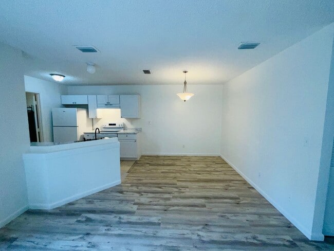 Photo - 308 S 14th St