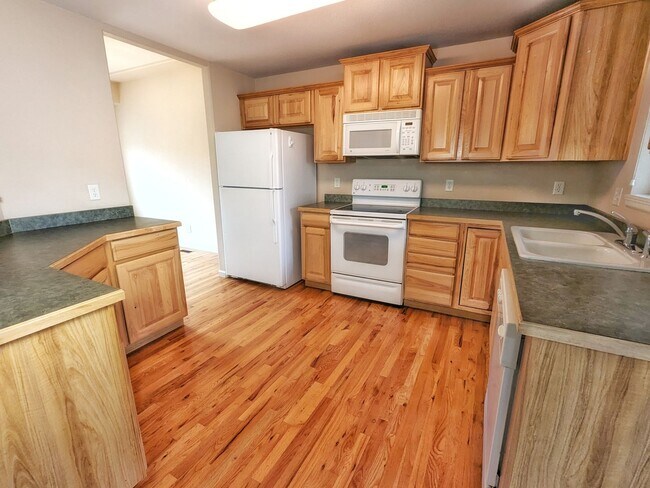 Photo - Large Townhome