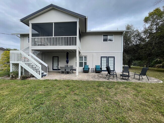 Photo - 1337 Center Ln