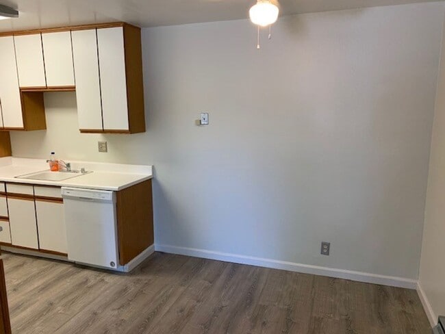 Photo - Bright Updated 2 Bedroom 1 Bath Mountain View End-Unit Condo Unit 24