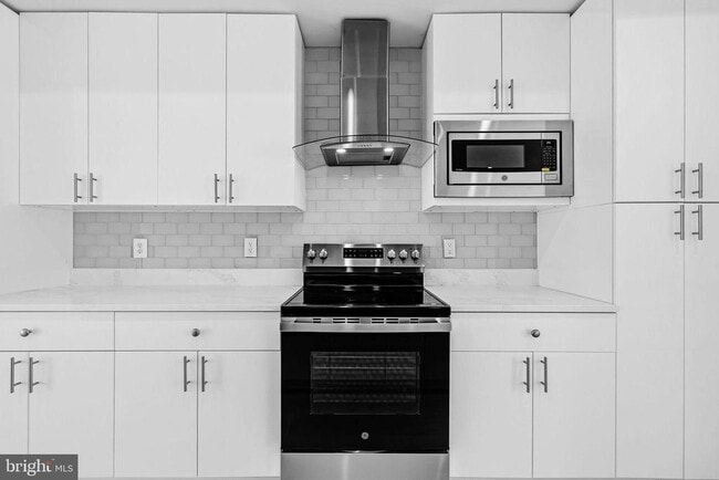 Photo - 2530 Elvans Rd SE