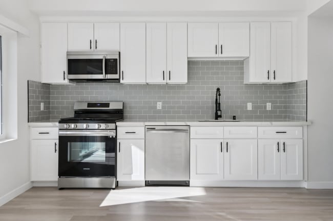 Photo - 2341 Ulric St Unidad 107