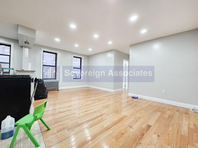 Photo - 911 Walton Unit 3C