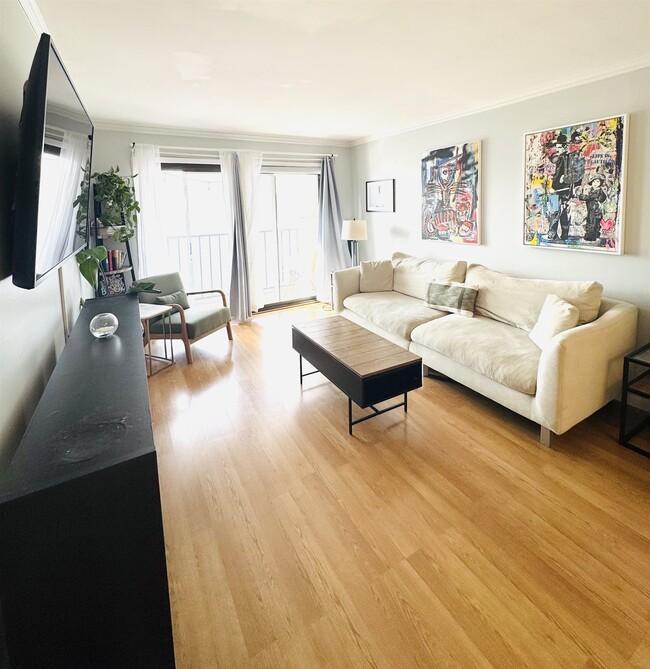 Photo - 603 55th St Unidad 310