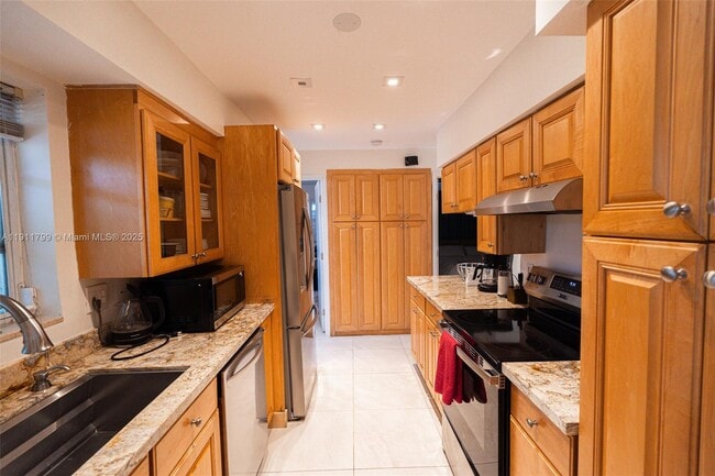 Photo - 220 Buttonwood Dr