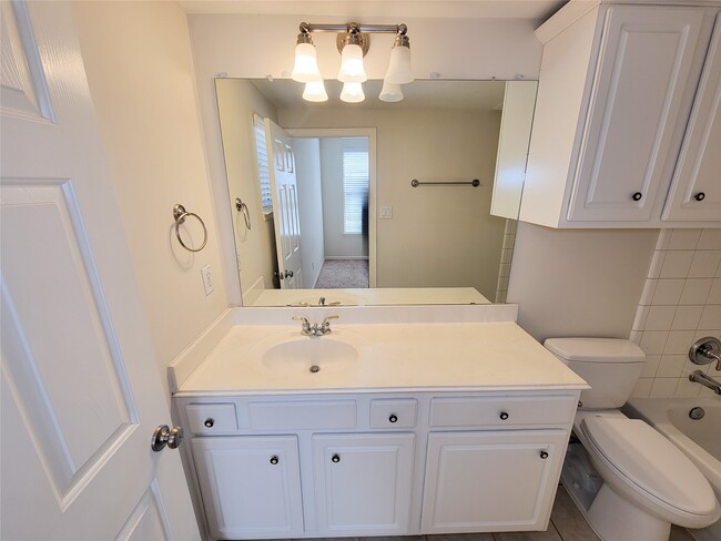 Photo - 604 Reinerman St