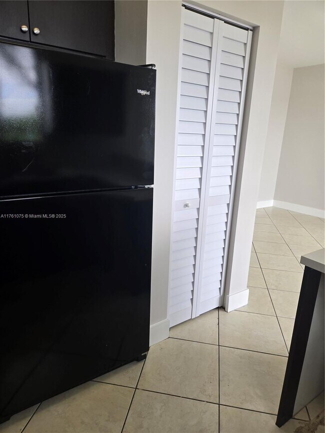 Photo - 2804 SE 16th Ave Condo Unit 124