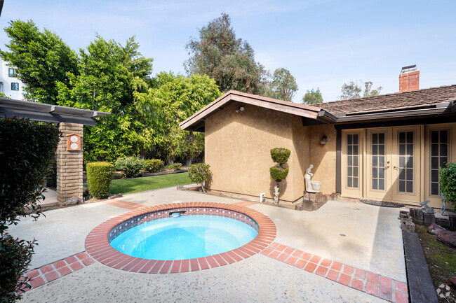 Building Photo - 1557 E Puente St Rental