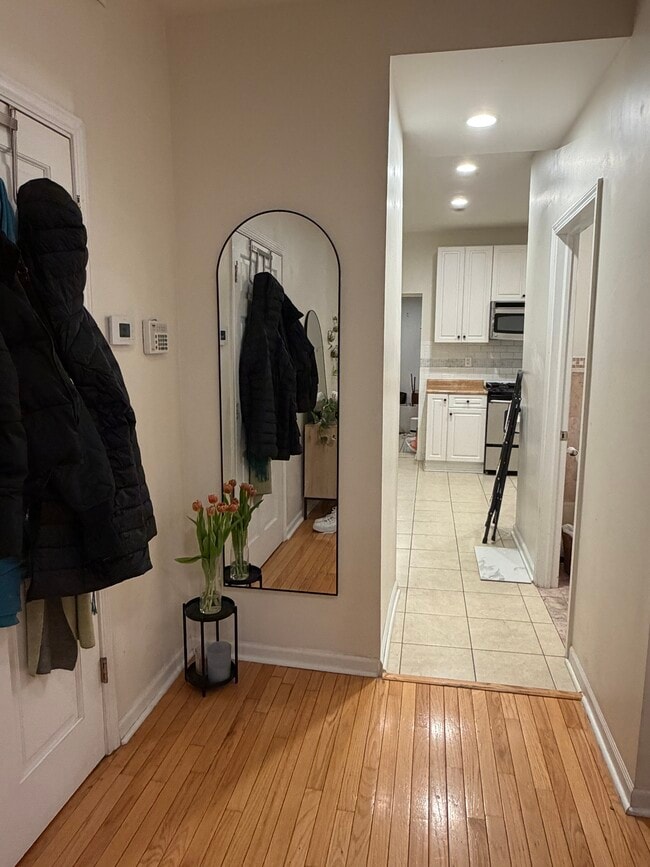 Newer floors in kitchen not pictured - 2614 W Thomas St Unit 2
