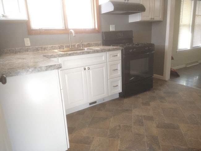 Cocina - 1759 Barrows St