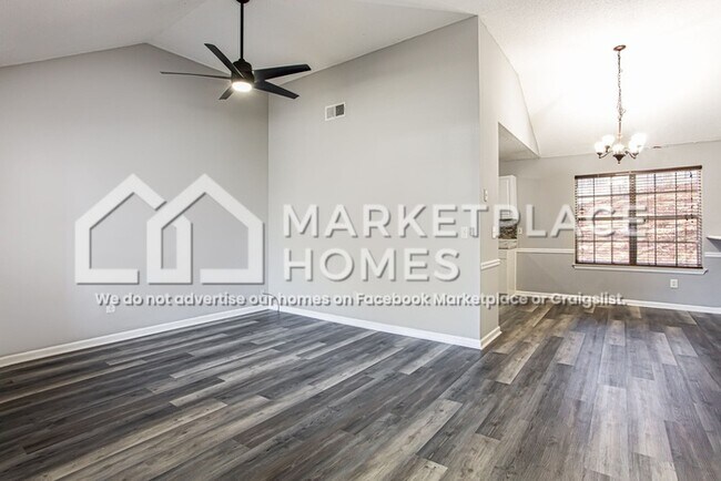 Photo - 832 Asbury Way