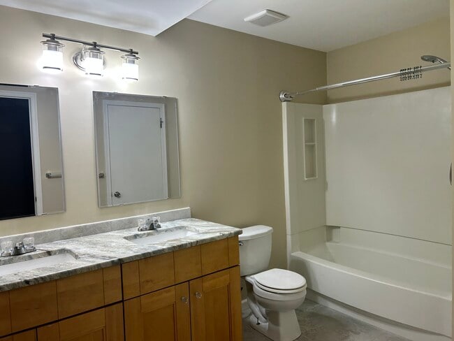 208 Devon Way Unit 208 Devon Way