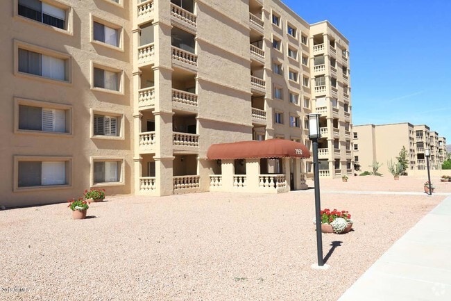 Building Photo - 7950 E Camelback Rd Unit 402 Rental