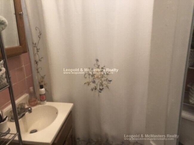 Photo - 68 Woodstock Ave Unit 3