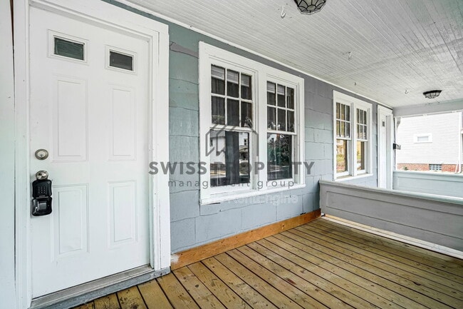 Photo - 1339 E Kossuth St