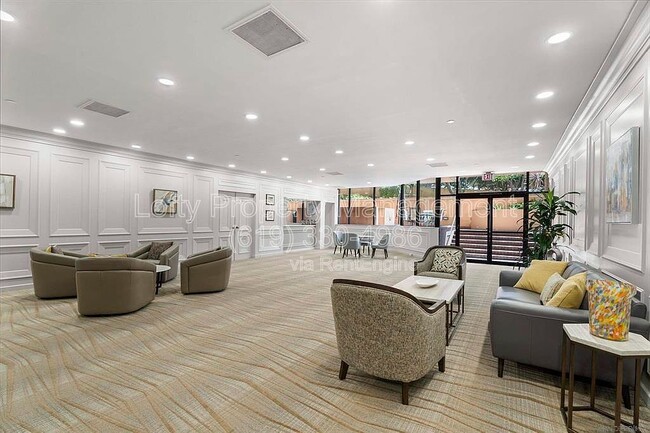 Photo - 230 W Laurel St Unit 301