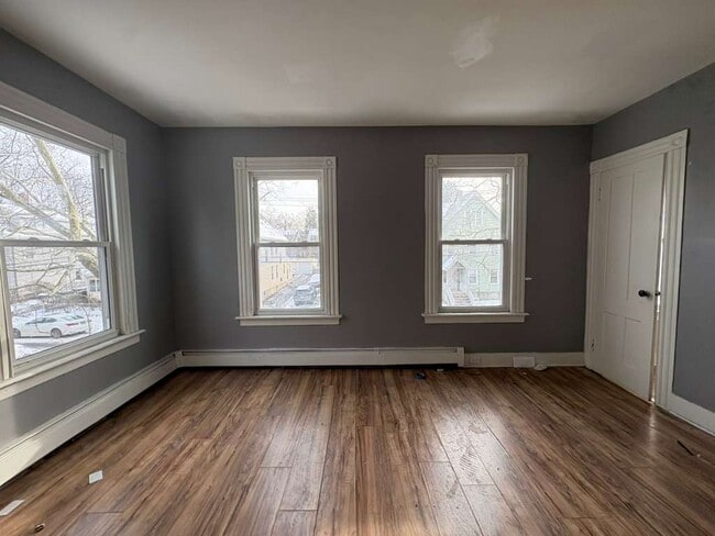 Photo - 253 W Ivy St