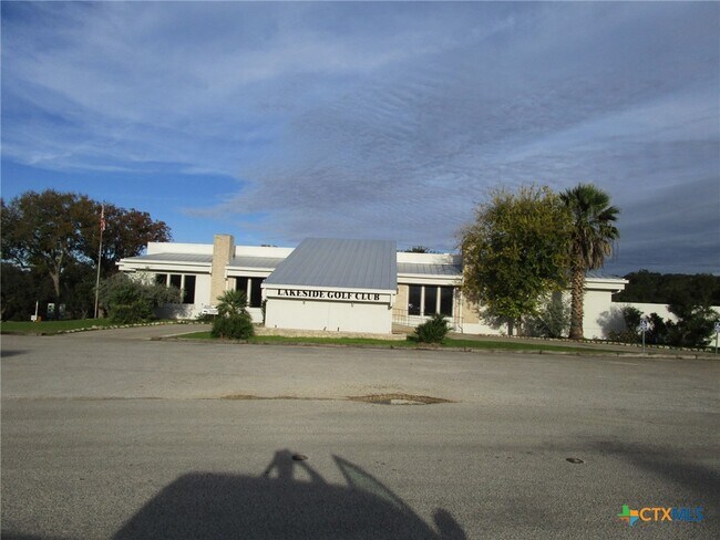 Building Photo - 421 Watts Ln Unit B4