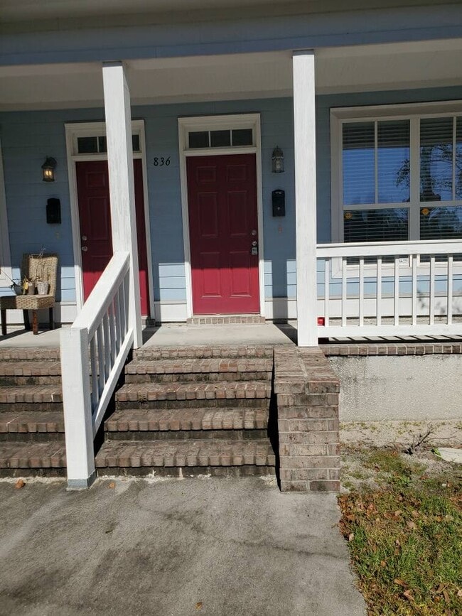 Front porch - 836 E Anderson St House