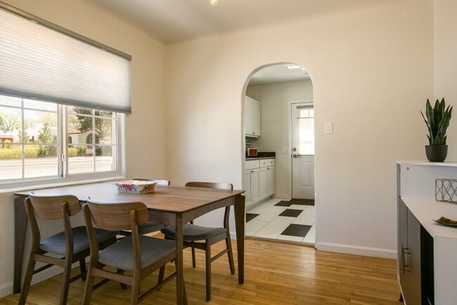 Photo - 311 Richmond Dr SE