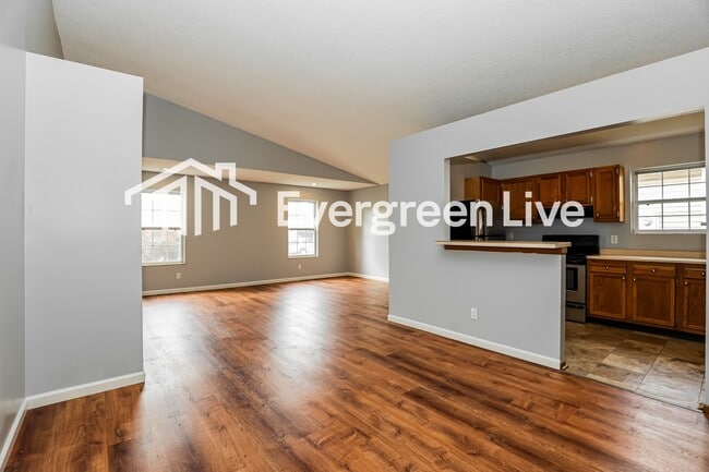 Photo - 2013 Monarch Dr